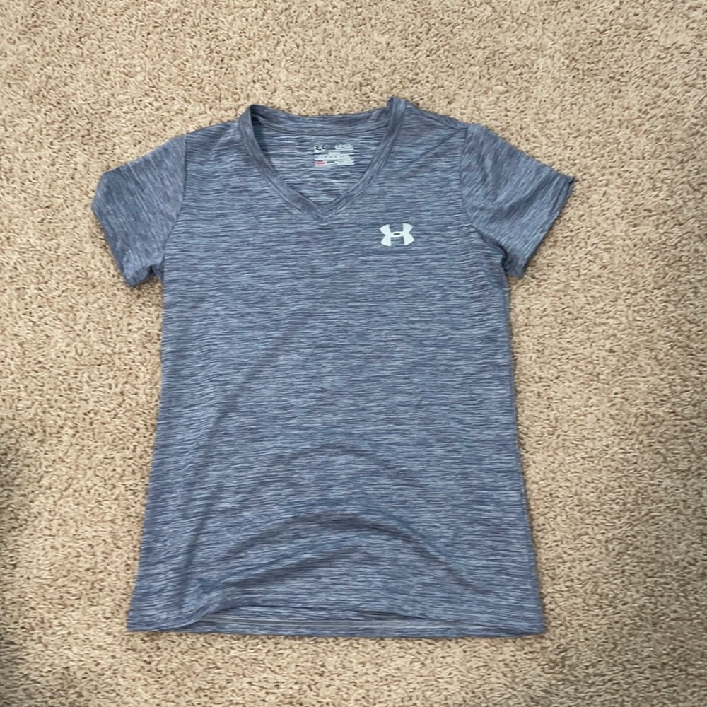 Brand new small under armor heat gear shirt